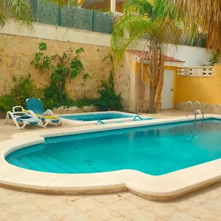 Casa De Familia * アリカンテ